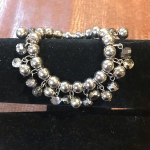 Silver tone stretch bracelet